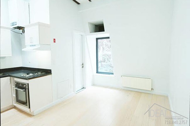 77 Herkimer St-Unit -404 in Brooklyn, NY - Building Photo - Building Photo