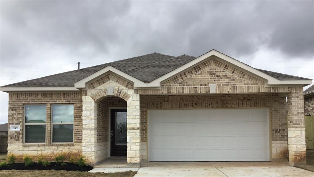 1906 Birdie Ct in Navasota, TX - Building Photo