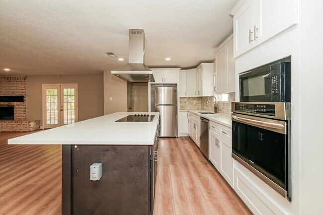 8010 Oak Moss Dr in Spring, TX - Building Photo - Building Photo