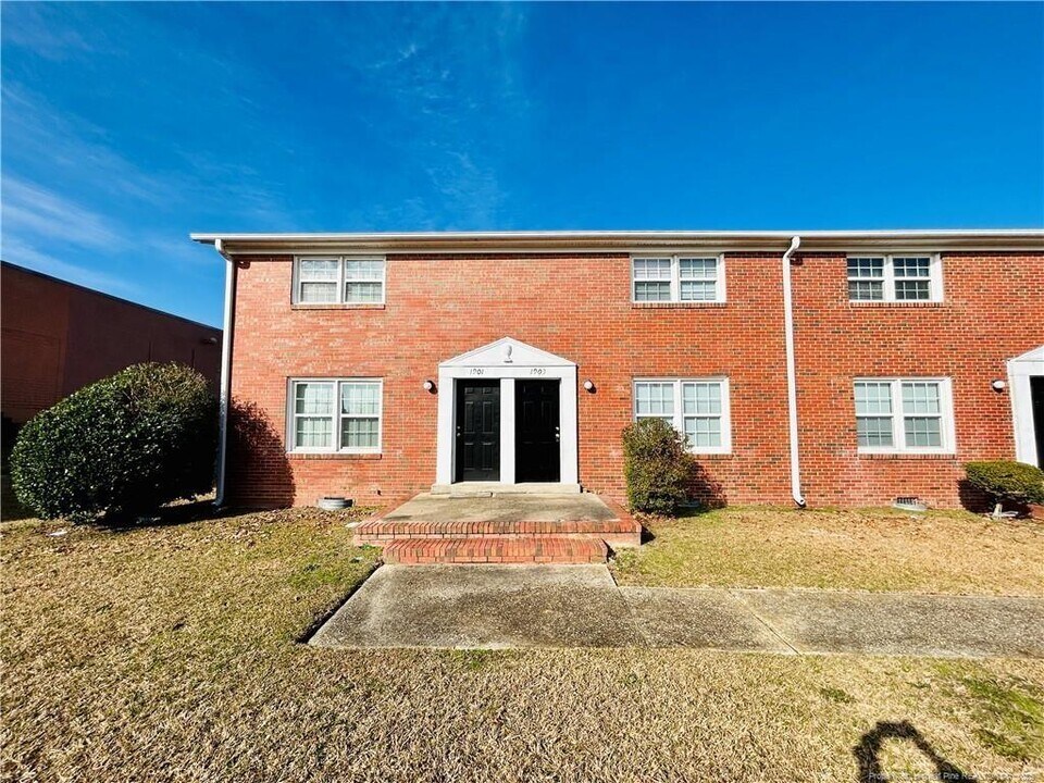 1903 King George Dr in Fayetteville, NC - Building Photo