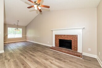 505 Brewer Dr in Locust Grove, GA - Building Photo - Building Photo