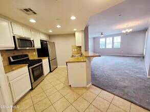 259 Riverdale Ct in Camarillo, CA - Foto de edificio - Building Photo