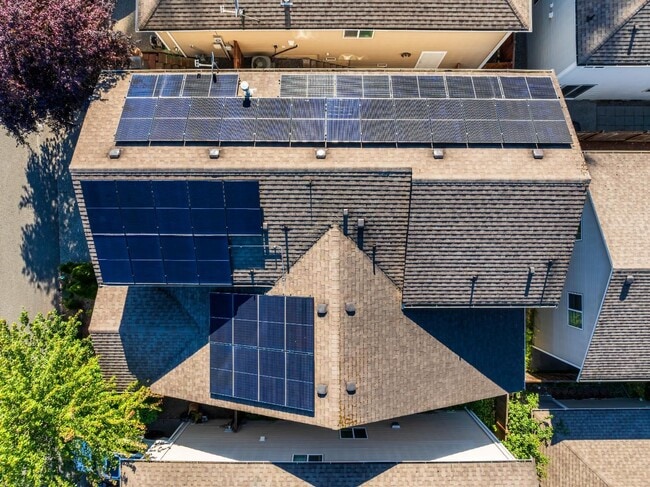 2525 156th Pl SW in Lynnwood, WA - Building Photo - Building Photo