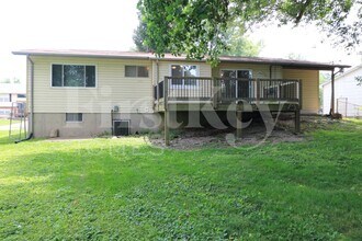 2335 Bramble Ln in Florissant, MO - Building Photo - Building Photo