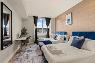 916 N Delaware Ave in Philadelphia, PA - Foto de edificio - Building Photo