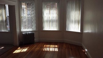 121 Park Dr in Boston, MA - Building Photo