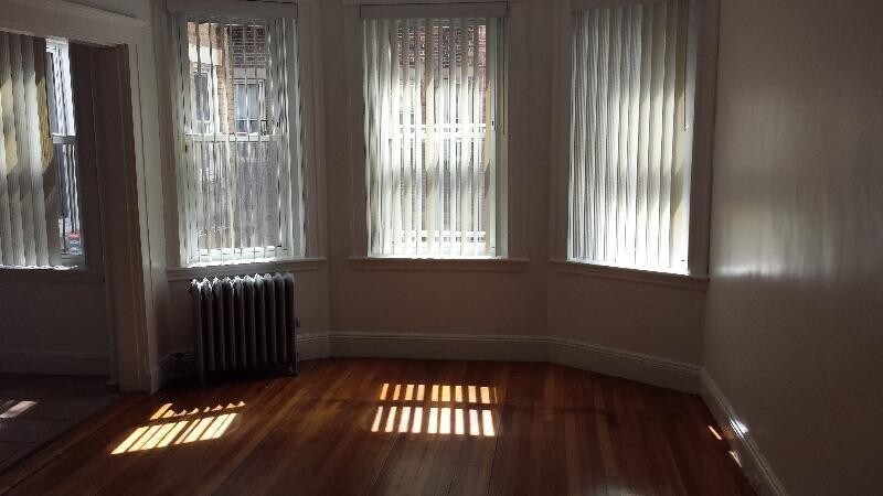 121 Park Dr in Boston, MA - Foto de edificio