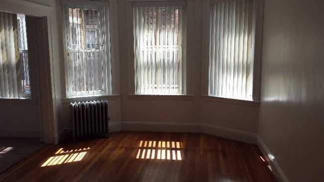 121 Park Dr in Boston, MA - Building Photo - Building Photo