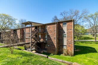 431 Canberra Dr in Knoxville, TN - Foto de edificio - Building Photo