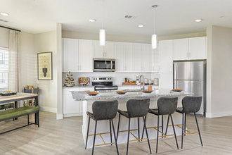 3060 Southcreek Blvd in Orlando, FL - Building Photo - Building Photo