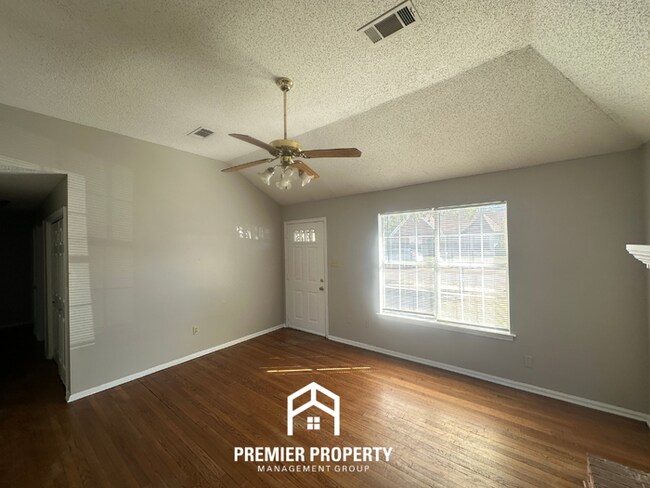 5315 Timber Ridge Dr in Memphis, TN - Foto de edificio - Building Photo