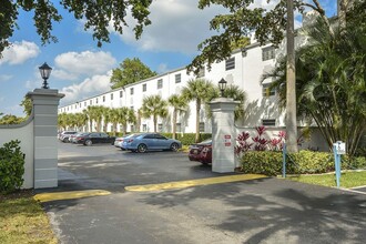 Set Point Garden in Fort Lauderdale, FL - Building Photo - Building Photo