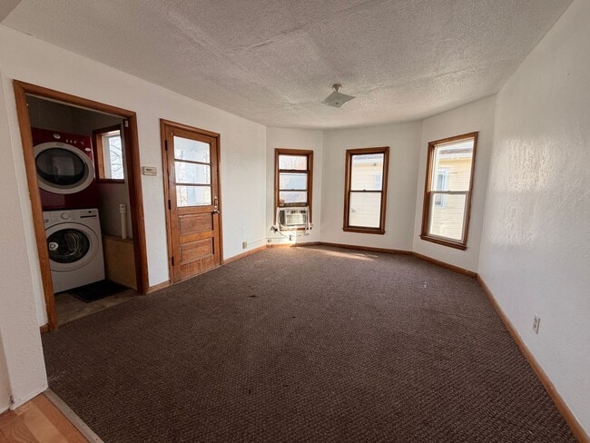 2102 2nd Ave N in Fort Dodge, IA - Building Photo - Building Photo