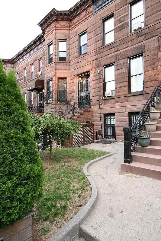 property at 814 Jefferson Ave