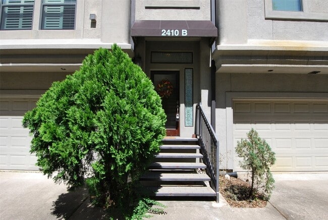 2410 Dorrington St, Unit B in Houston, TX - Foto de edificio - Building Photo