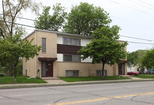 2606 Hennepin Ave E Apartments