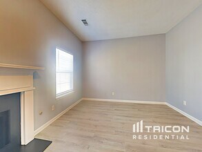 1100 Village Oaks in Jonesboro, GA - Building Photo - Building Photo