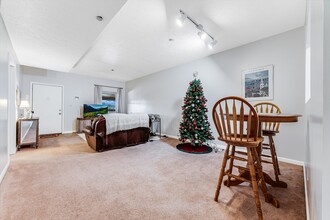 Bent Tree Court Apartments in Morgantown, WV - Building Photo - Building Photo