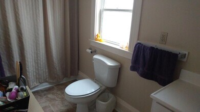 28 Brookes Ave, Unit 1 in Burlington, VT - Building Photo - Building Photo