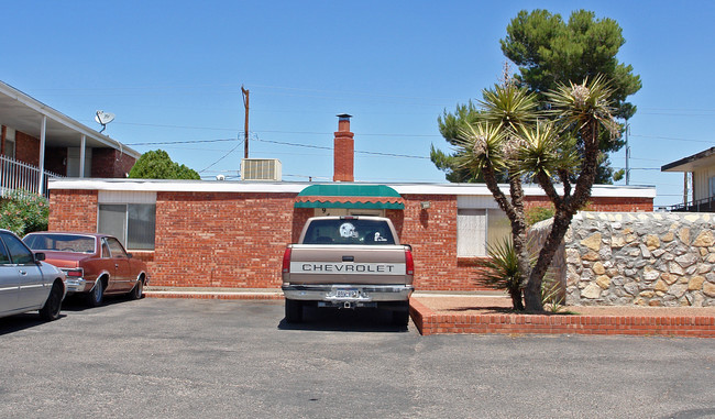 Grandale Apartments in El Paso, TX - Building Photo - Building Photo