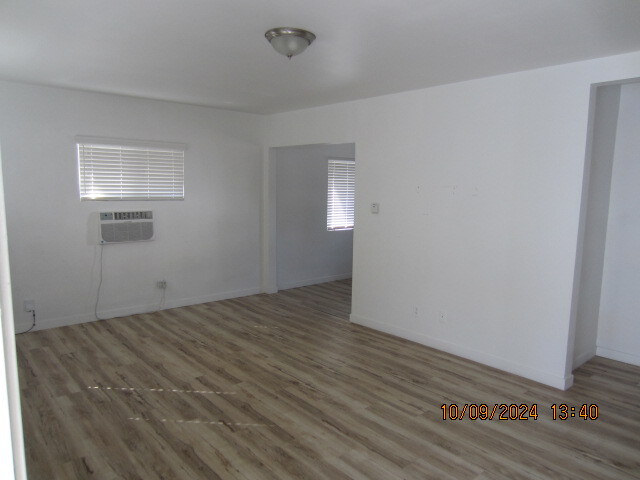 5629 Riverton Ave, Unit 4 in North Hollywood, CA - Building Photo - Building Photo