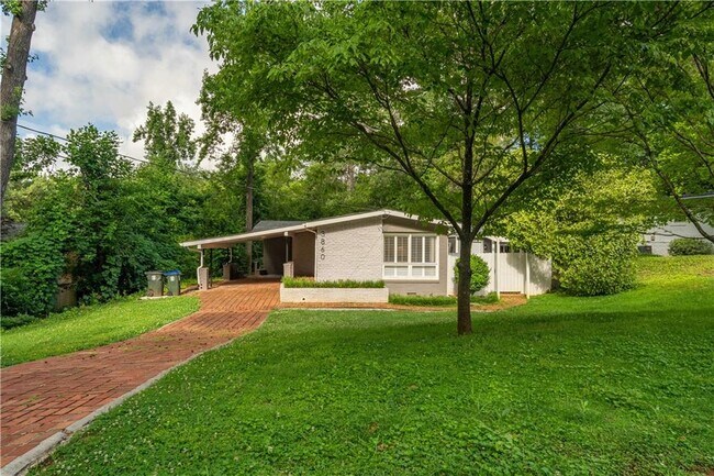 3860 Carlton Dr in Chamblee, GA - Building Photo - Building Photo