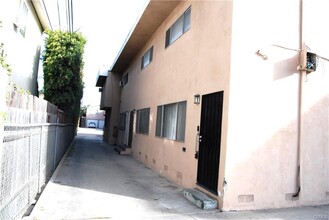11413 Cedar Ave in Hawthorne, CA - Building Photo - Building Photo