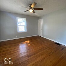 1039 N Lynhurst Dr in Indianapolis, IN - Building Photo - Building Photo
