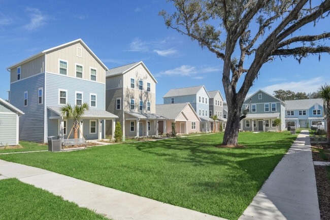 Hamlet at Avalon Park in Wesley Chapel, FL - Building Photo - Building Photo