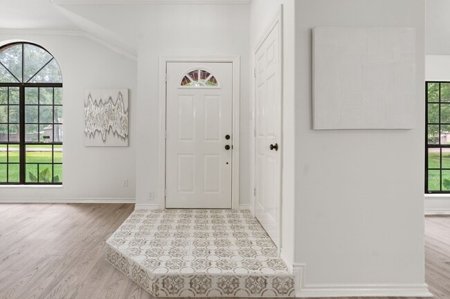 property at 10 Autumn Oaks Dr