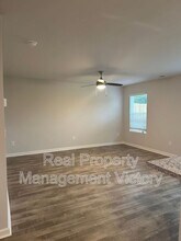115 River Grass Dr in Lincoln, AL - Foto de edificio - Building Photo