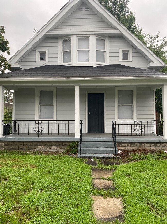 property at 319 N Detroit Ave
