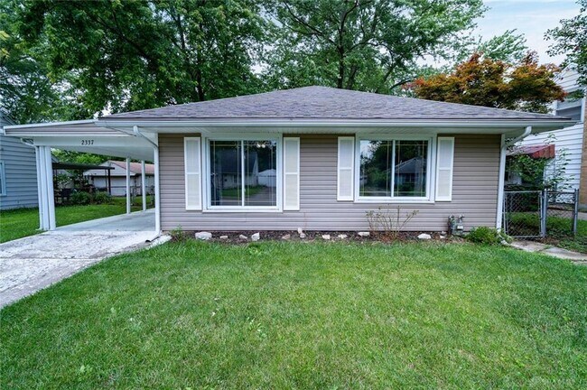 property at 2337 Lehigh Plz