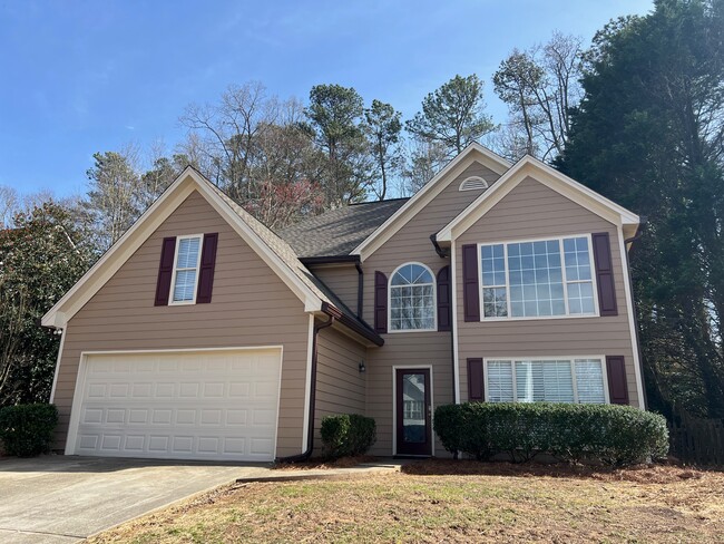 property at 720 Suwanee Lakes Cir NW