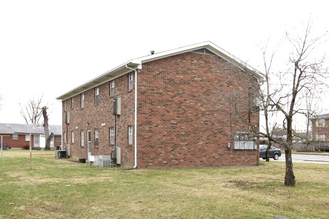 5305 Sennridge Dr in Louisville, KY - Building Photo - Building Photo