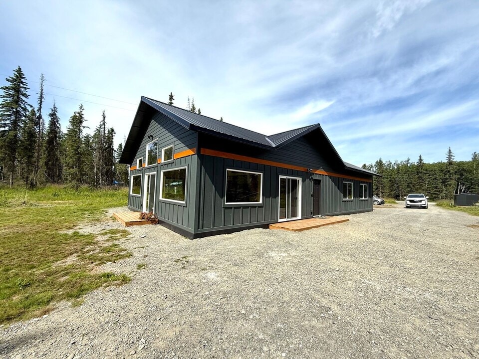 48405 Miracle Ave in Soldotna, AK - Building Photo