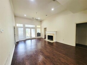 1017 McCoy Dr in Irving, TX - Building Photo - Building Photo