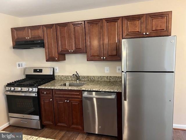 7107 Donnell Pl in Forestville, MD - Foto de edificio