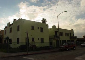 2206 Valley St in Los Angeles, CA - Foto de edificio - Building Photo