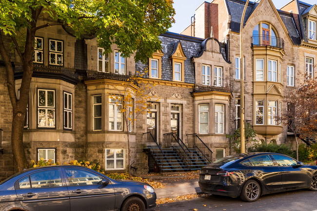 2080-2082 Jeanne-Mance Rue in Montréal, QC - Building Photo - Building Photo