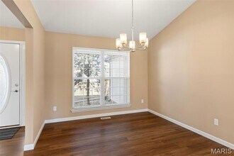 3515 Eagles Hill Ridge in St. Charles, MO - Foto de edificio - Building Photo