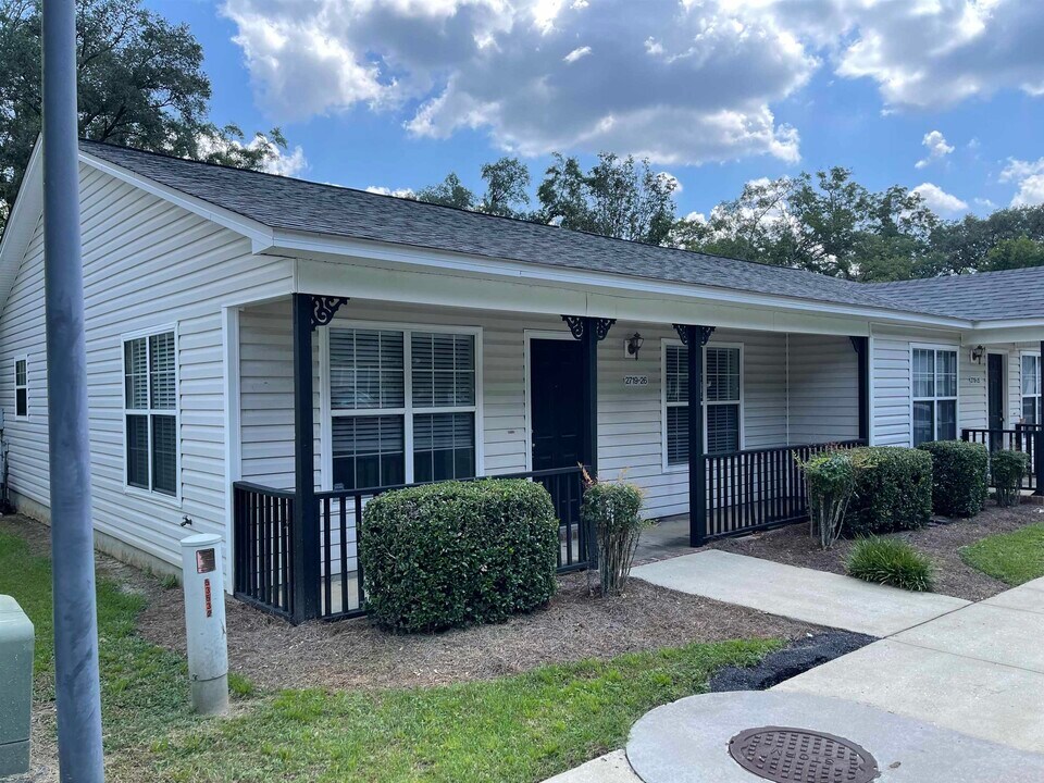 2719 W Tharpe St in Tallahassee, FL - Building Photo