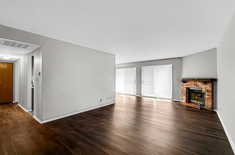 609 Hanover Ct in Schaumburg, IL - Building Photo