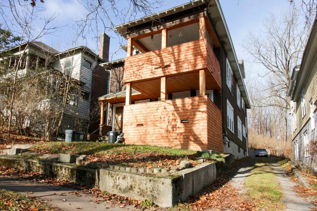 519-521 Clarendon St in Syracuse, NY - Building Photo