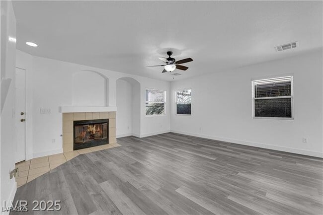 10596 Corte Sierra St in Las Vegas, NV - Foto de edificio - Building Photo