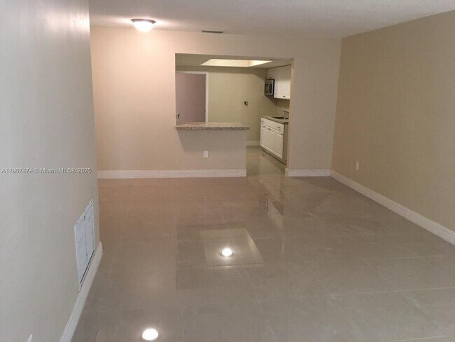 19134 NW 2nd Ct in Miami, FL - Building Photo - Building Photo