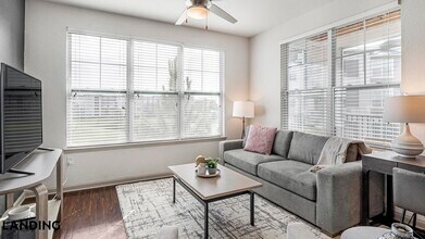 9166 Meadows Ln in Memphis, TN - Foto de edificio - Building Photo