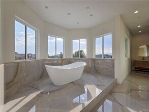 10511 Mary Bell Ave in Los Angeles, CA - Building Photo - Building Photo