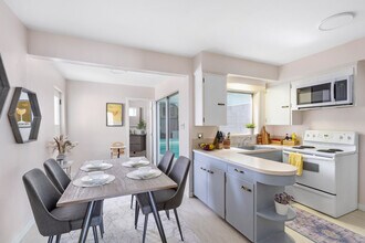 2694 W King Edward Ave in Vancouver, BC - Building Photo - Building Photo