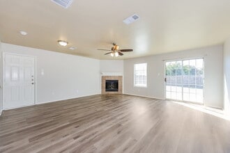 7447 Pineberry Rd in Dallas, TX - Building Photo - Building Photo